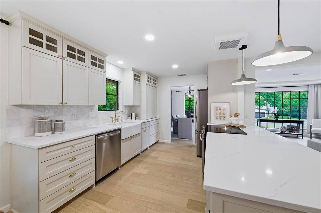 7054 Tamarack Road, Fort Worth, TX 76116