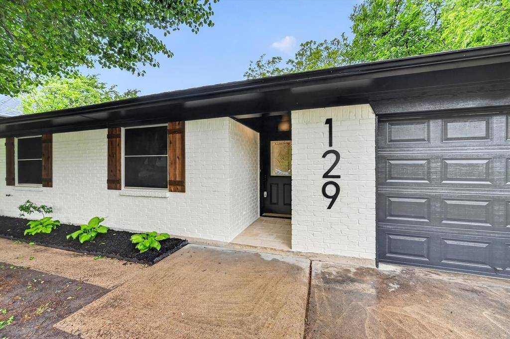 129 N Dobson Street, Burleson, TX 76028