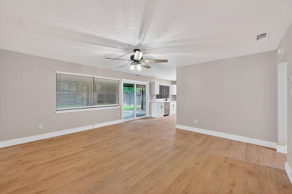 129 N Dobson Street, Burleson, TX 76028