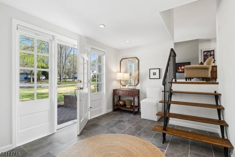 89 Lyons Pl, Bernards Twp., NJ 07920