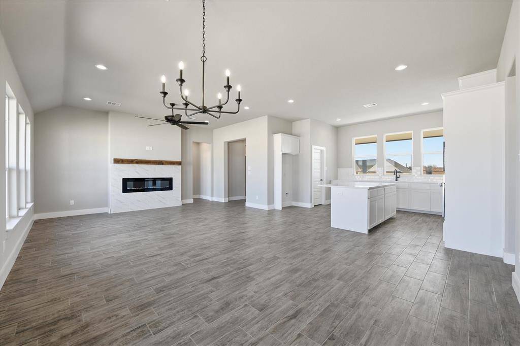 105 Cattleman Drive, Poolville, TX 76082