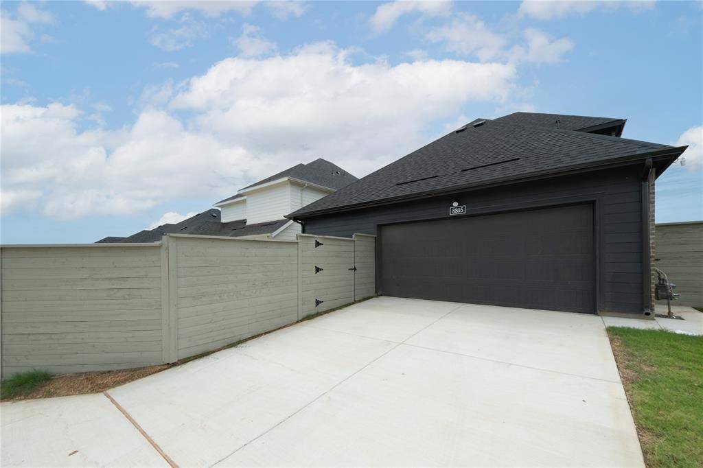 8805 Acorn Avenue, Justin, TX 76247