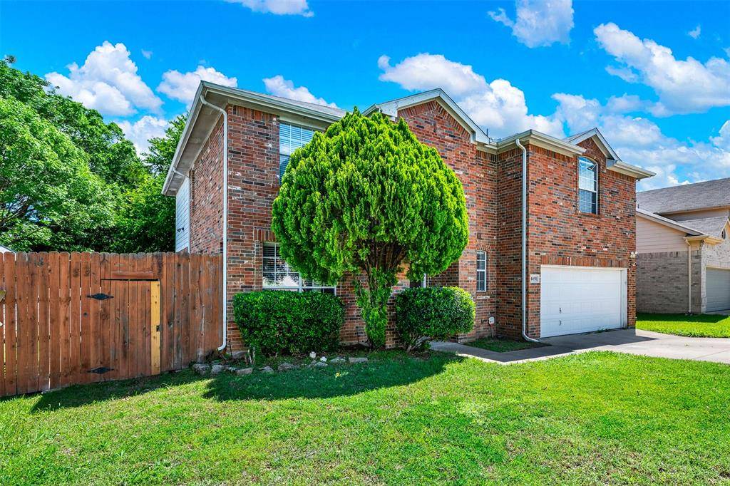 4450 Sharpsburg Drive, Grand Prairie, TX 75052