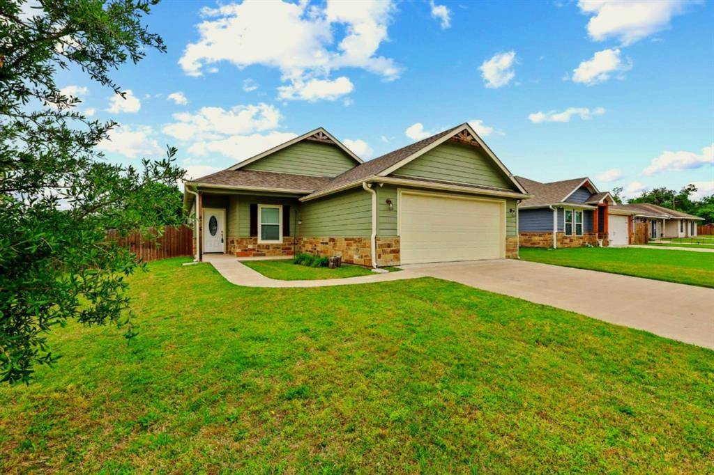 1512 Kennedy Street, Bonham, TX 75418