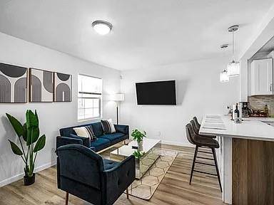 2254 AREBA Street #A, Dallas, TX 75203