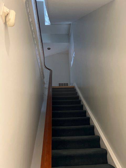 31 D'Arcy ST #201, Toronto C01, ON M5T 1J8