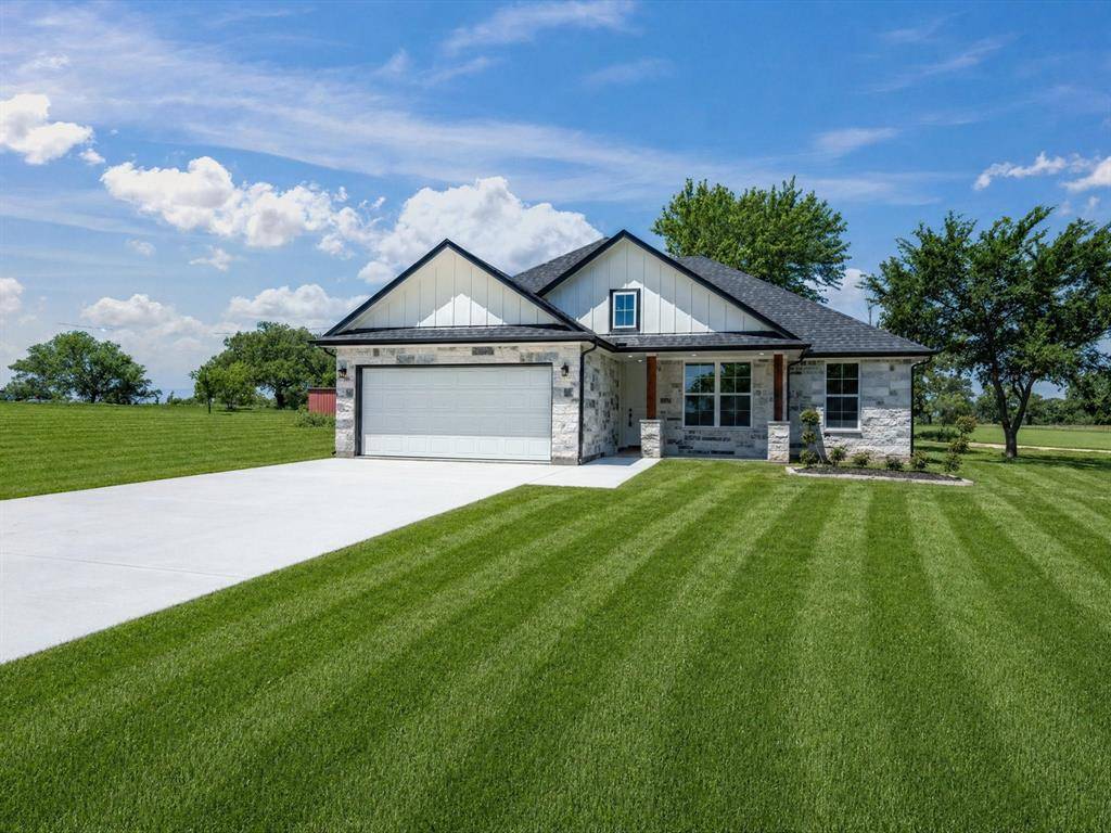 1569 Well Service Road, Bowie, TX 76230