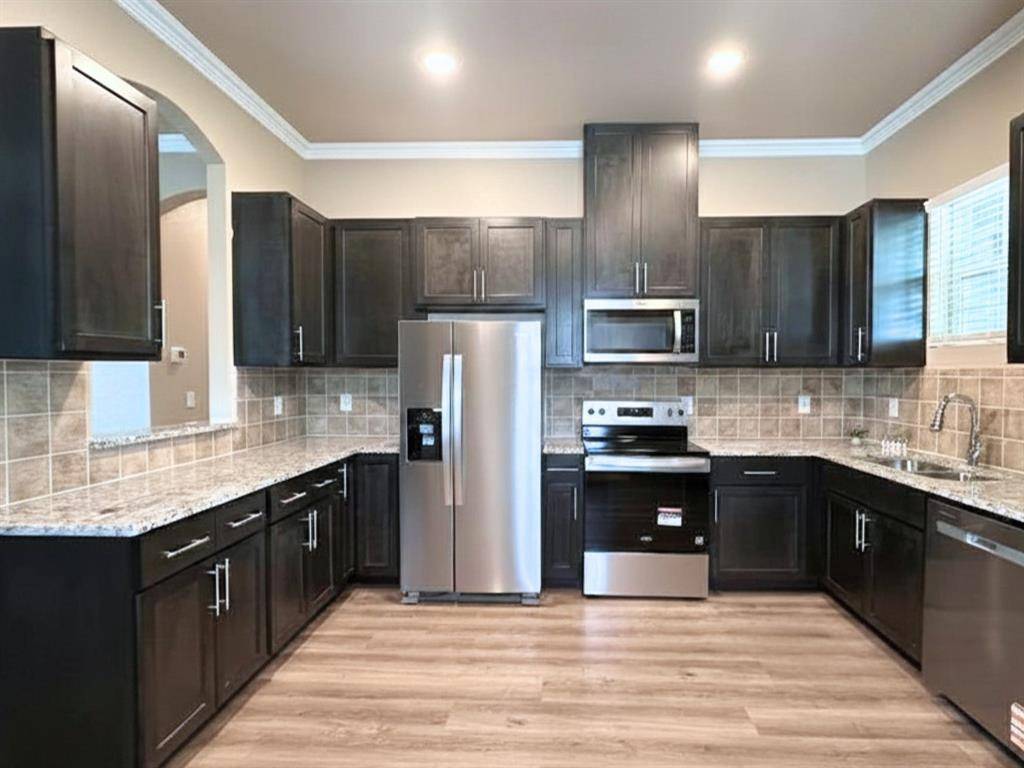 413 Henderson Street, Bonham, TX 75418