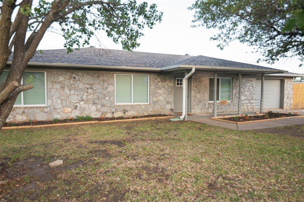 601 N Rosenstein Street, Bells, TX 75414