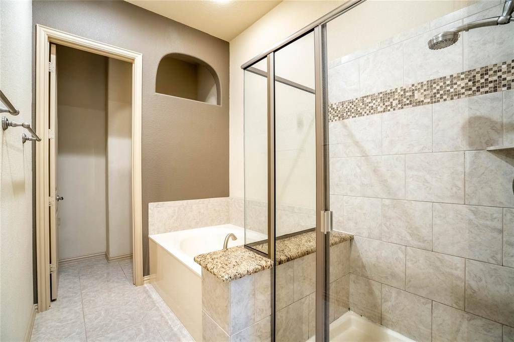 185 Carrington Lane, Lewisville, TX 75067