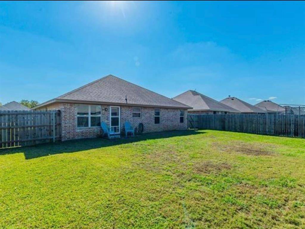 108 Halifax Circle, Palmer, TX 75152