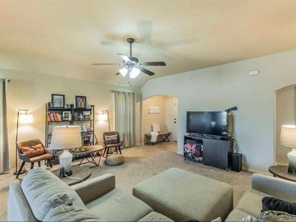 108 Halifax Circle, Palmer, TX 75152