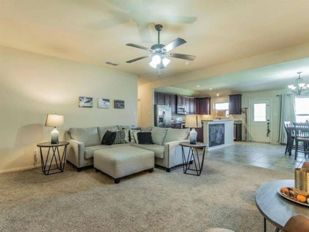 108 Halifax Circle, Palmer, TX 75152