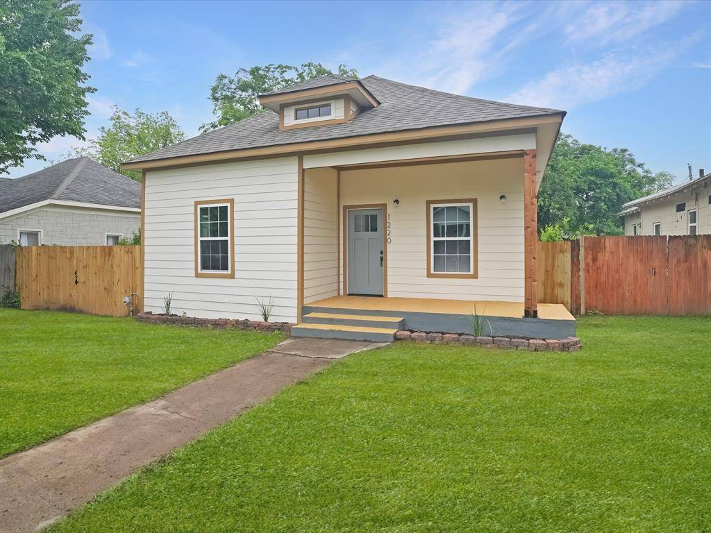 1220 E Pulaski Street, Fort Worth, TX 76104