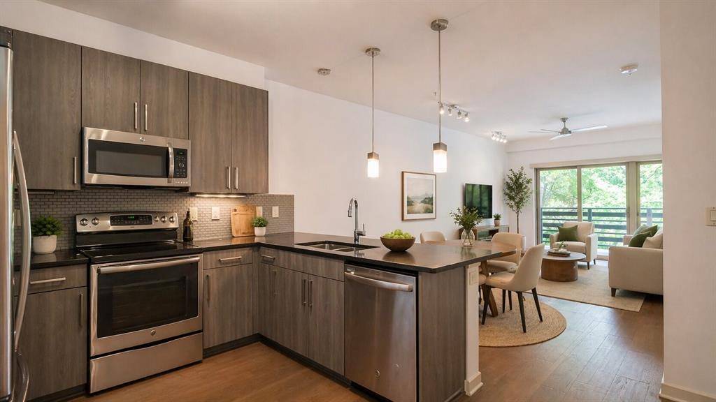 3600 South Lamar Boulevard #215, Austin, TX 78704