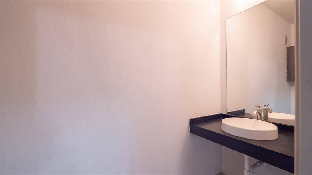 3600 South Lamar Boulevard #215, Austin, TX 78704