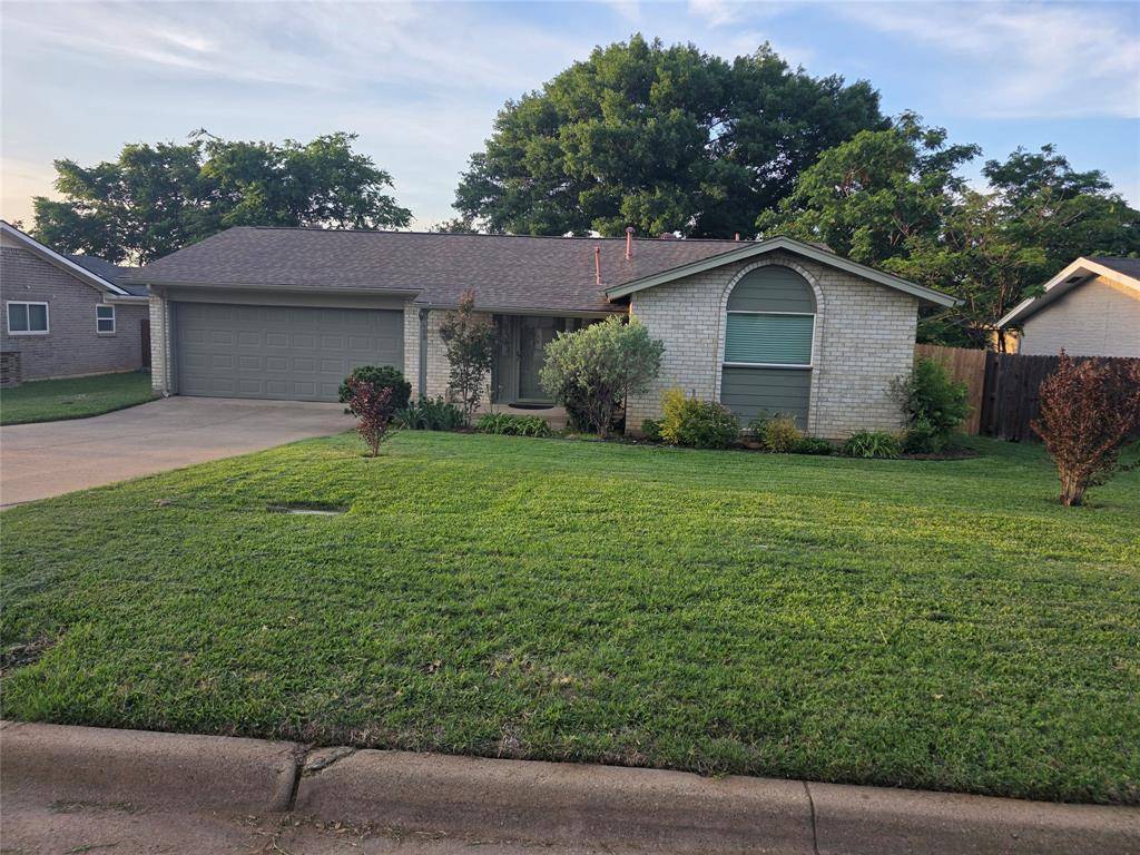 608 Shelmar Drive, Euless, TX 76039
