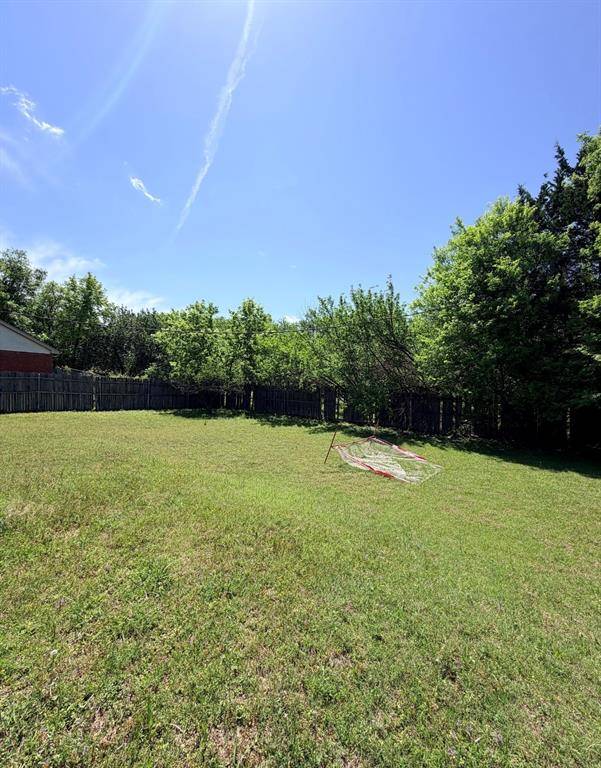 951 Brookside Drive, Cedar Hill, TX 75104