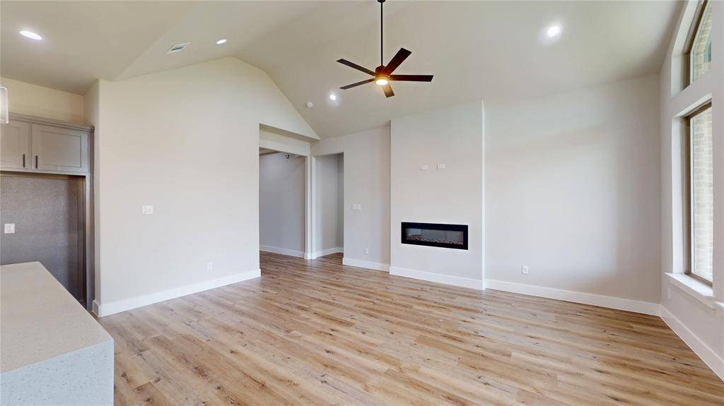 2337 SE 4th Street, Grand Prairie, TX 75051
