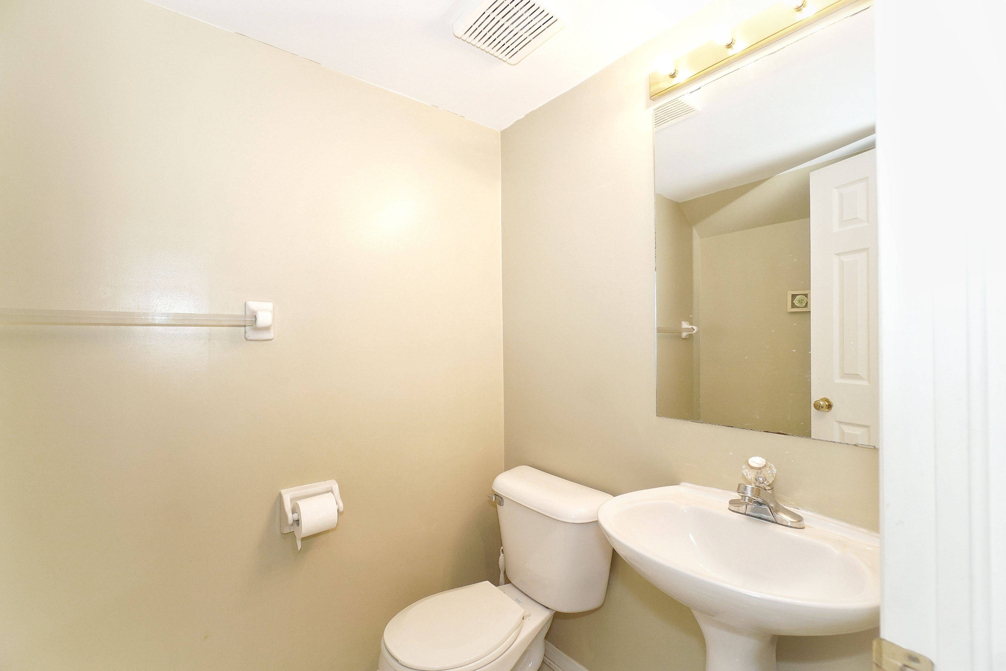 9 ANGUS DR, Kanata, ON K2L 4E6