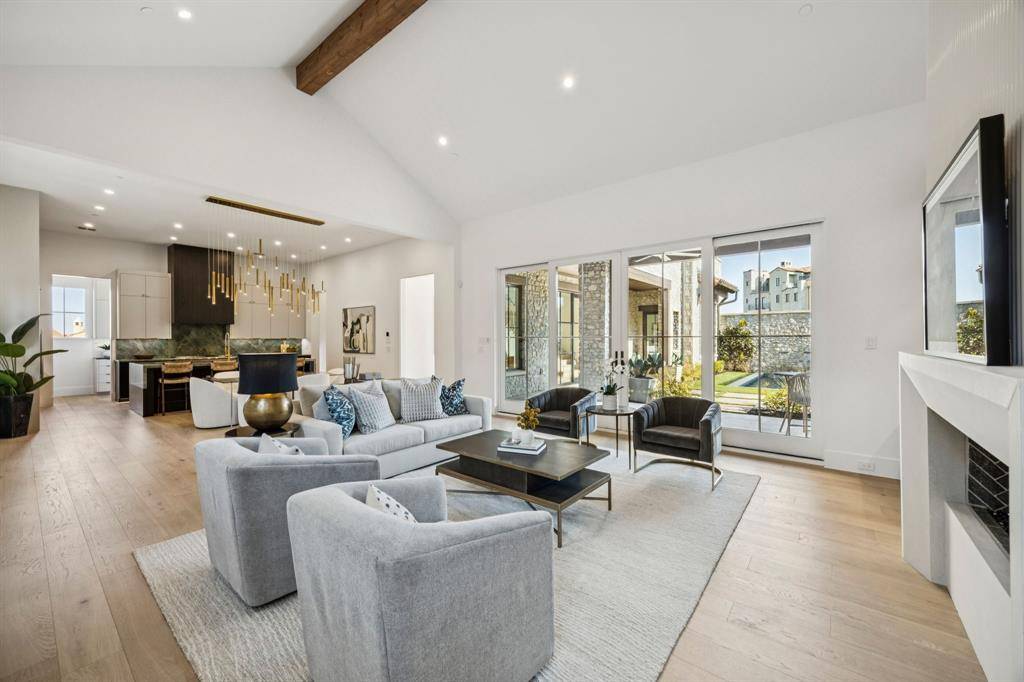 12 Cardona, Westlake, TX 76262