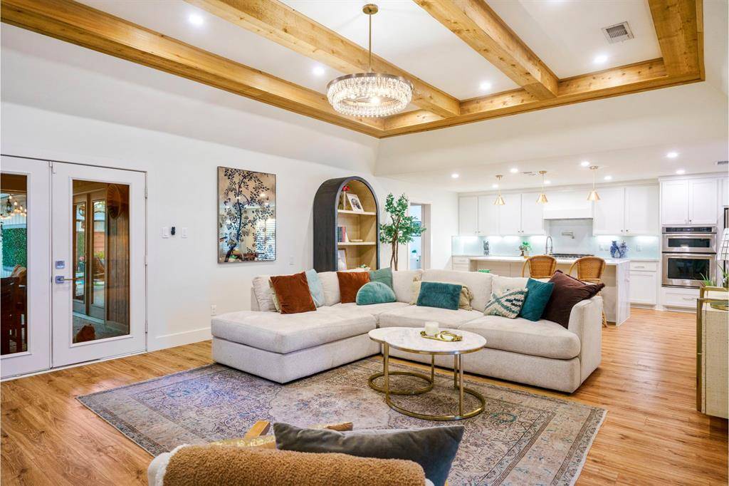 7246 Arbor Oaks Drive, Dallas, TX 75248