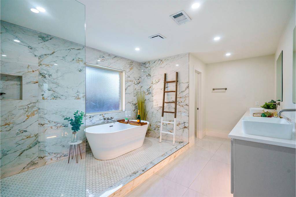 7246 Arbor Oaks Drive, Dallas, TX 75248