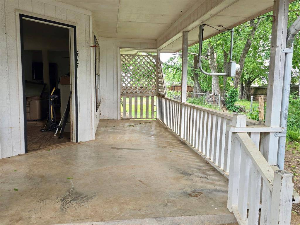 417 W Huffman Street, Krum, TX 76249