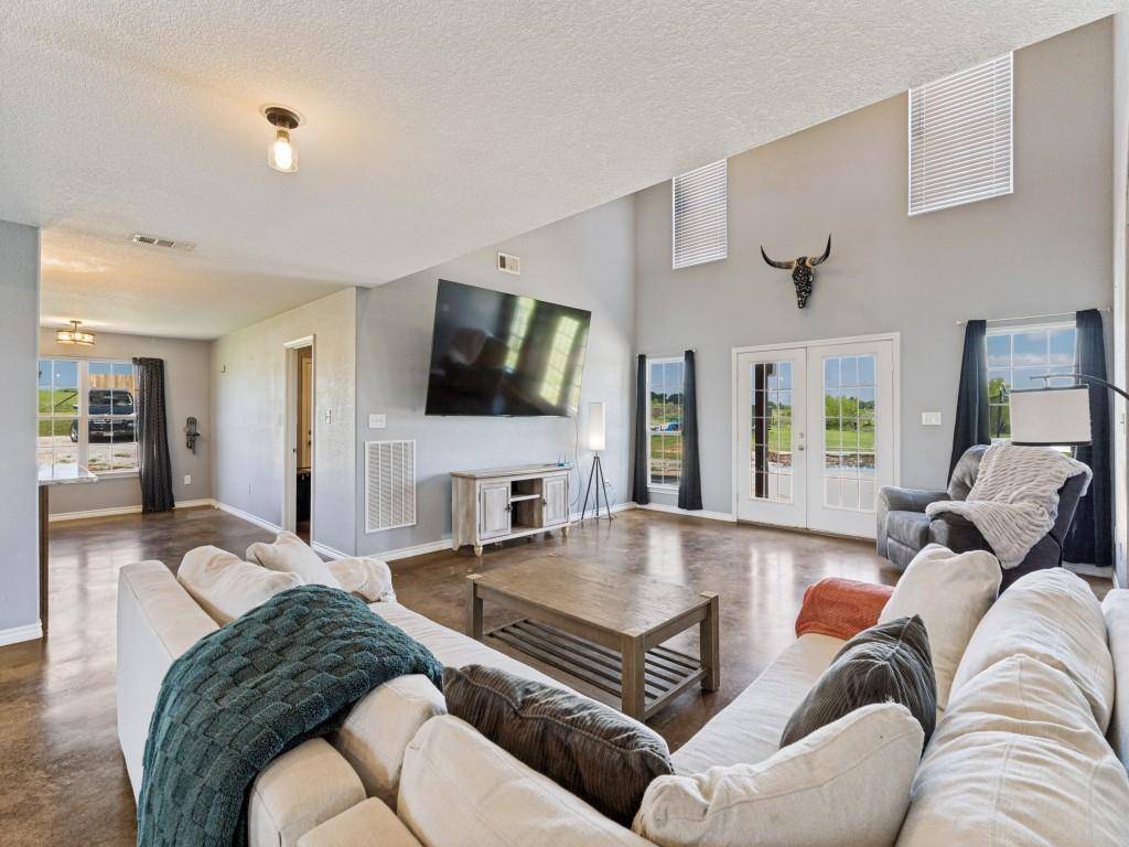 760 County Road 4380, Decatur, TX 76234