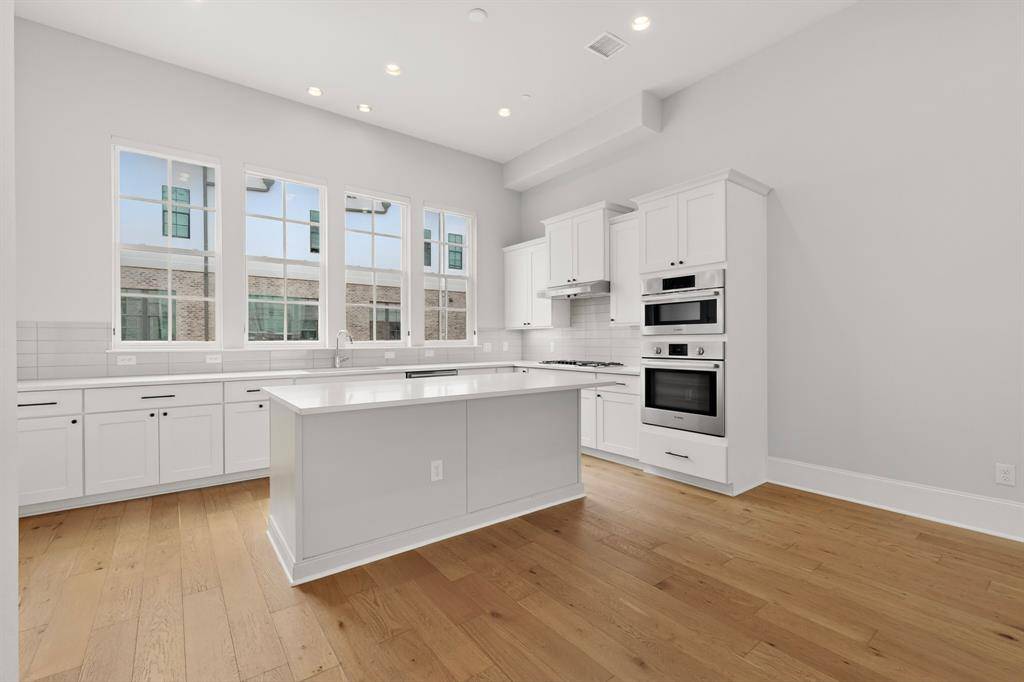 645 Dalton Lane, Irving, TX 75039