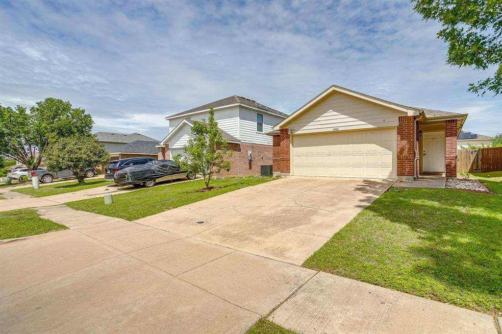 4940 Waterford Drive, Fort Worth, TX 76179