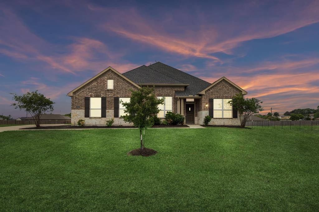 2016 Pebblegate Drive, Weatherford, TX 76085