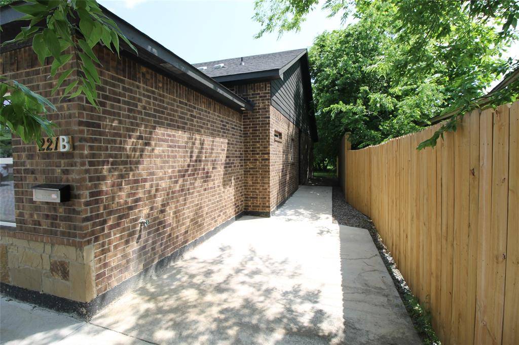 221 San Angelo Avenue #B, Benbrook, TX 76126