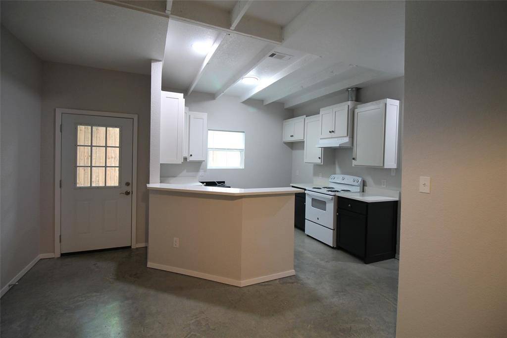 221 San Angelo Avenue #B, Benbrook, TX 76126