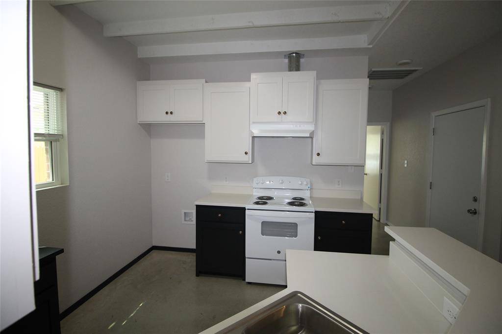 221 San Angelo Avenue #B, Benbrook, TX 76126