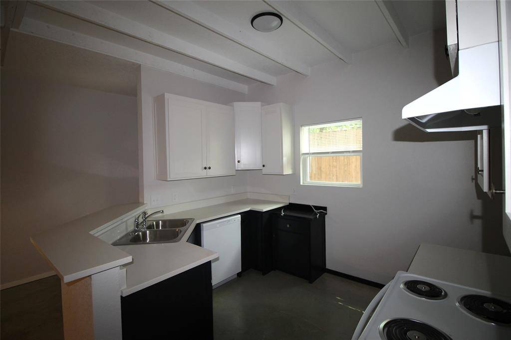 221 San Angelo Avenue #B, Benbrook, TX 76126