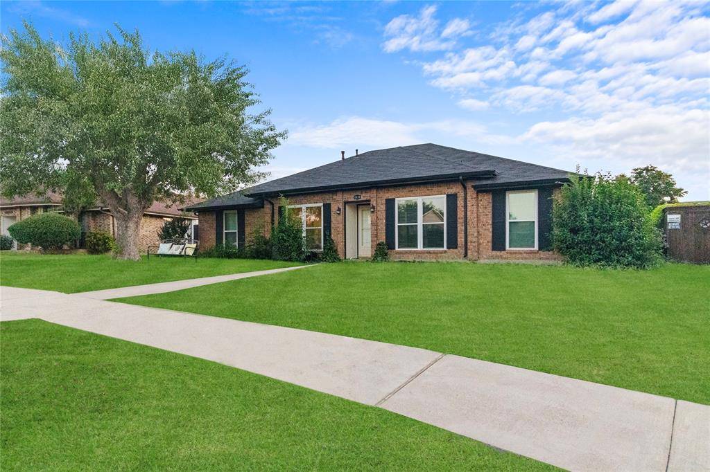 2620 Carmel Drive, Carrollton, TX 75006