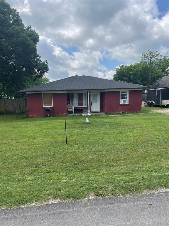 308 Woodhaven Boulevard, Duncanville, TX 75116