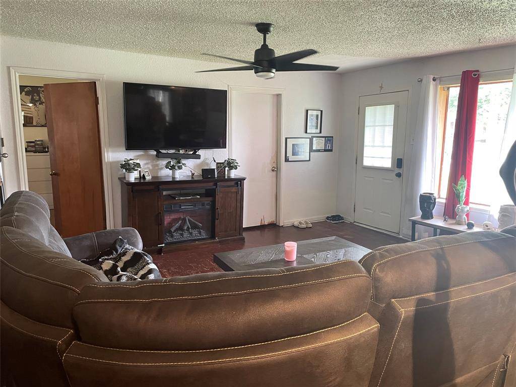 308 Woodhaven Boulevard, Duncanville, TX 75116