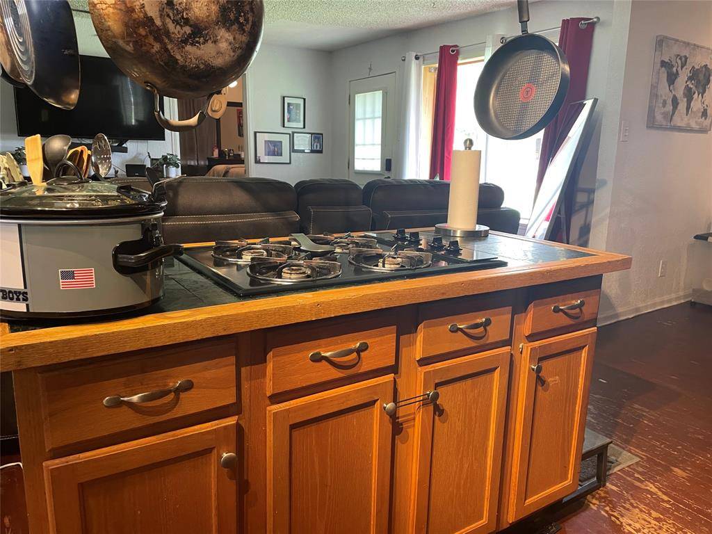 308 Woodhaven Boulevard, Duncanville, TX 75116