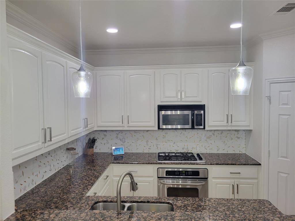 4263 Towne Lake Court, Irving, TX 75061