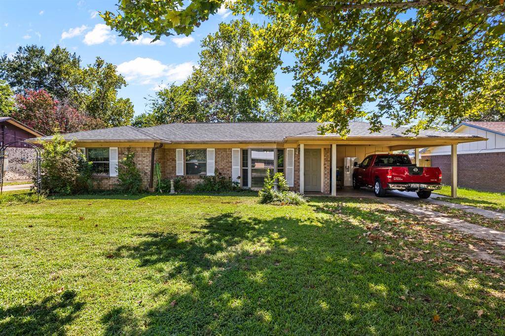 309 Henderson Street, Mount Pleasant, TX 75455
