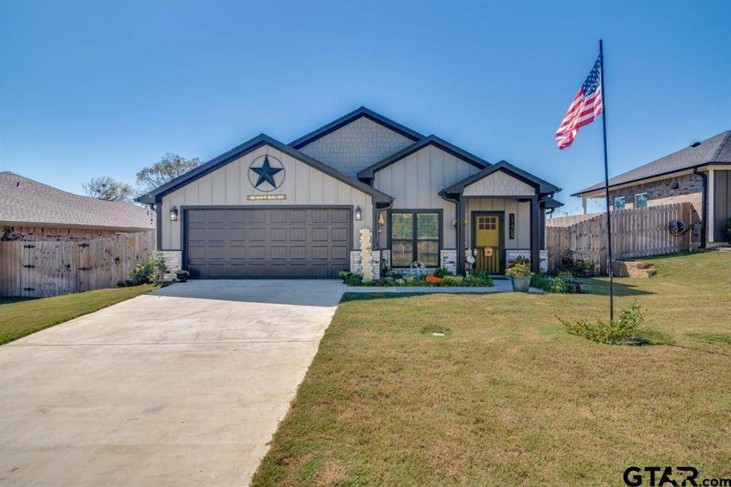 17409 Crossing Circle, Lindale, TX 75771