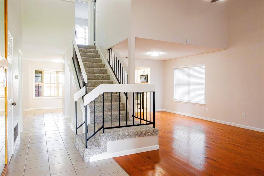 2558 Slaton Drive, Grand Prairie, TX 75052