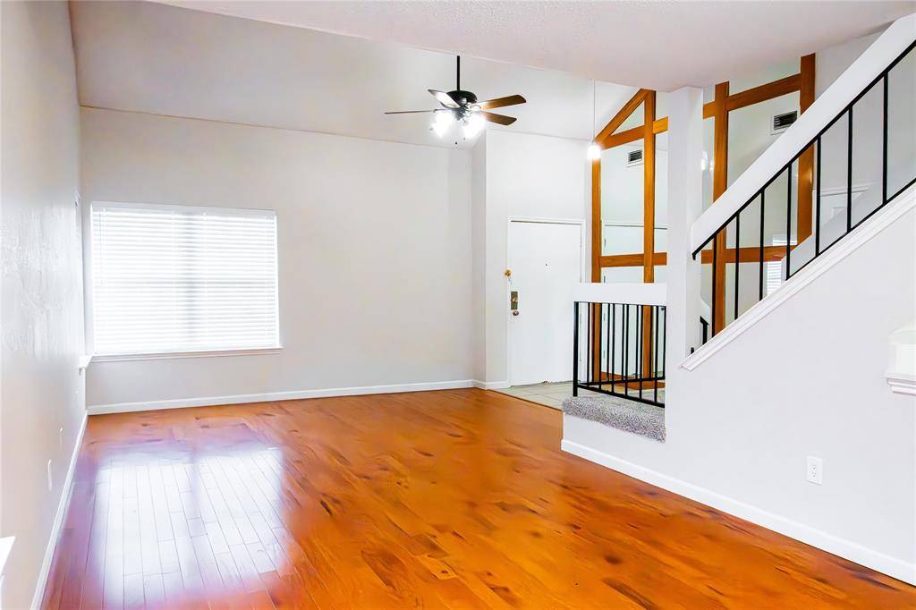 2558 Slaton Drive, Grand Prairie, TX 75052