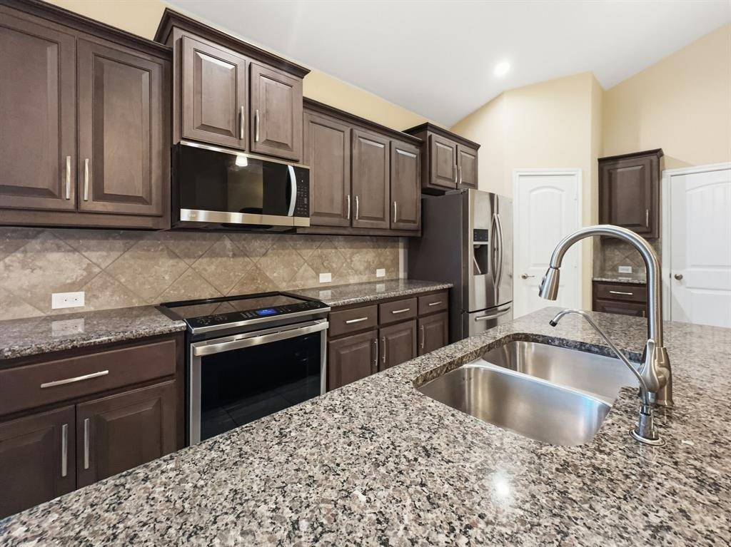11213 Dorado Vista Trail, Fort Worth, TX 76052