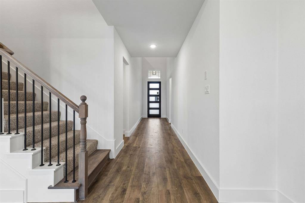 10453 Livestock Avenue, Venus, TX 76084