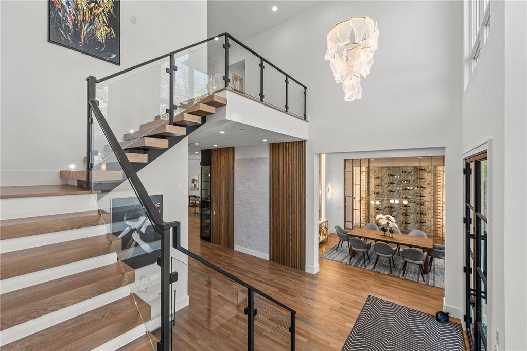 6006 Meadow Crest, Dallas, TX 75230