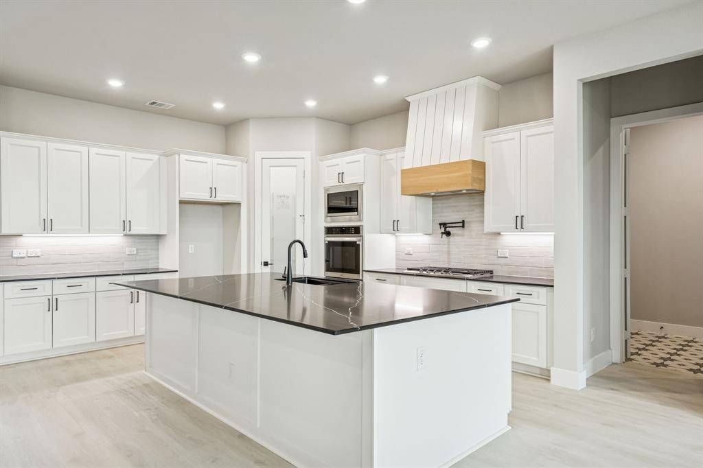 4510 Matador Ranch Court, Waxahachie, TX 75165