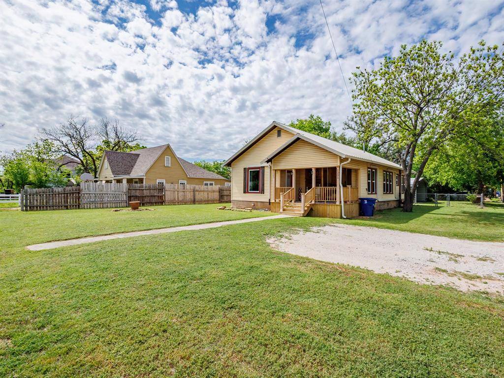 1201 8th Street, Brownwood, TX 76801